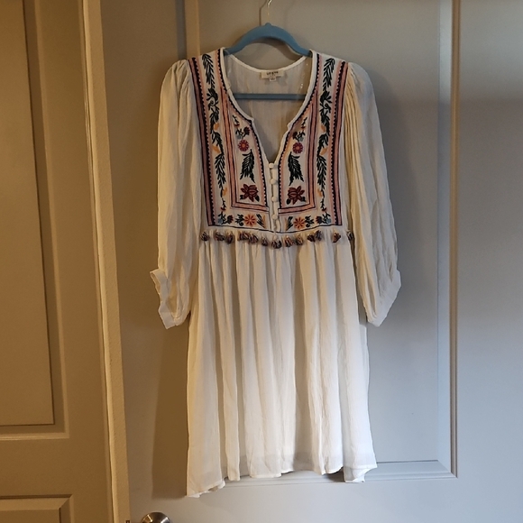 Umgee Dresses & Skirts - Umgee (Vintage) Cream Embroidered Dress L